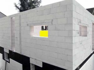 Стены из блоков.