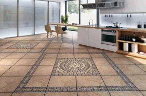 Пол из керамической плитки.