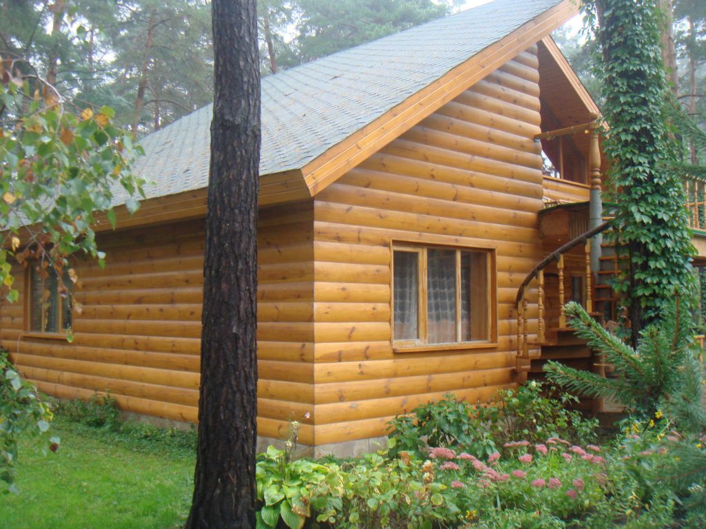 Блок-хаус на фасаде дома