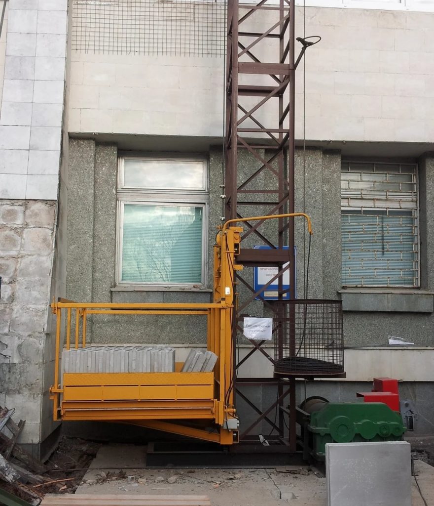 Подъемник строительный