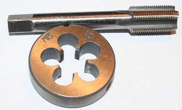 Метчик и плашка