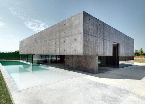 Фото домов построенных из бетонных панелей. 