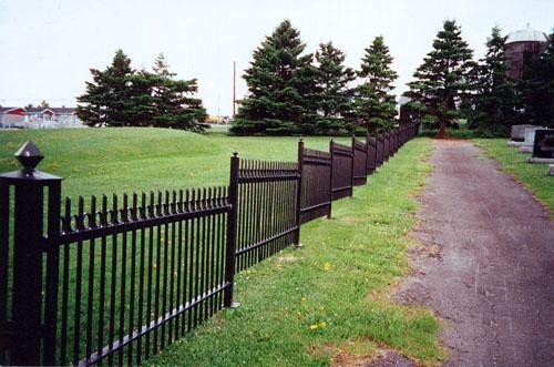 Установка заборов на винтовых сваях