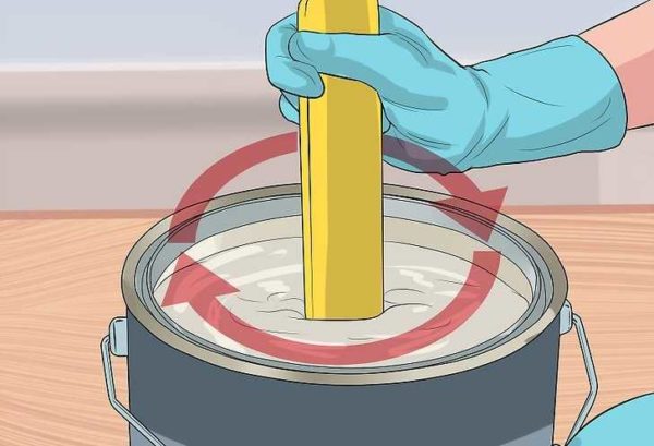 Работать лучше в перчатках, использовать деревянную палку 