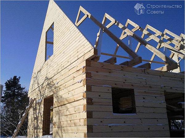 сборка экологичного дома из профилированного бруса