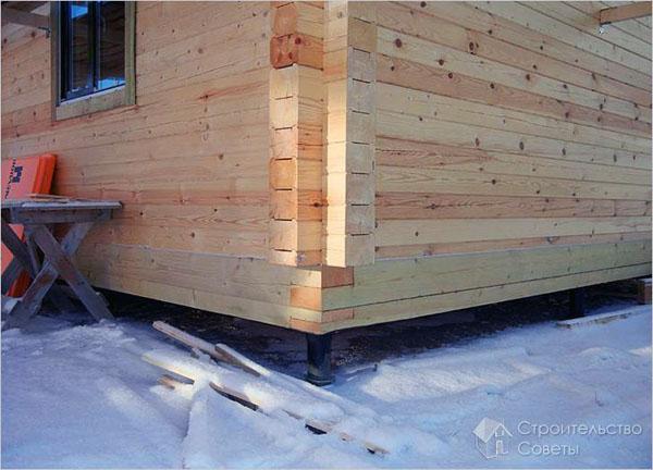 сборка экологичного дома из профилированного бруса