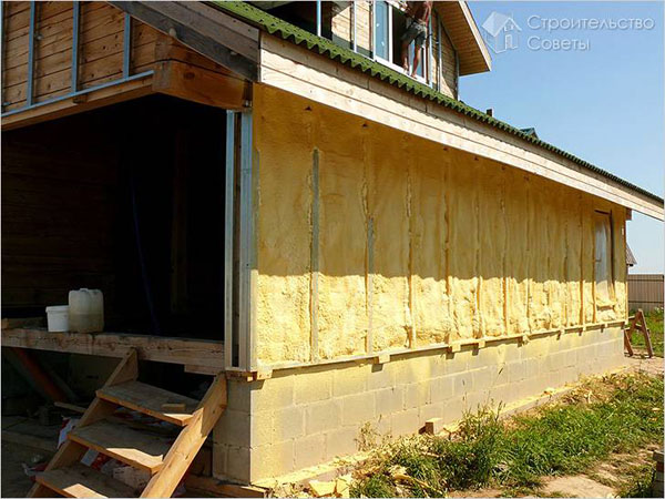 сборка экологичного дома из профилированного бруса