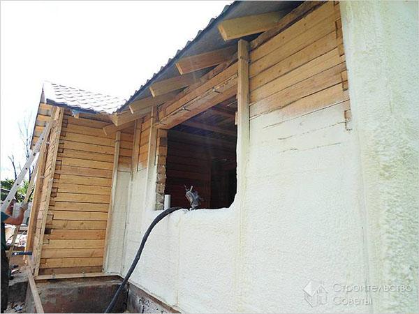 сборка экологичного дома из профилированного бруса