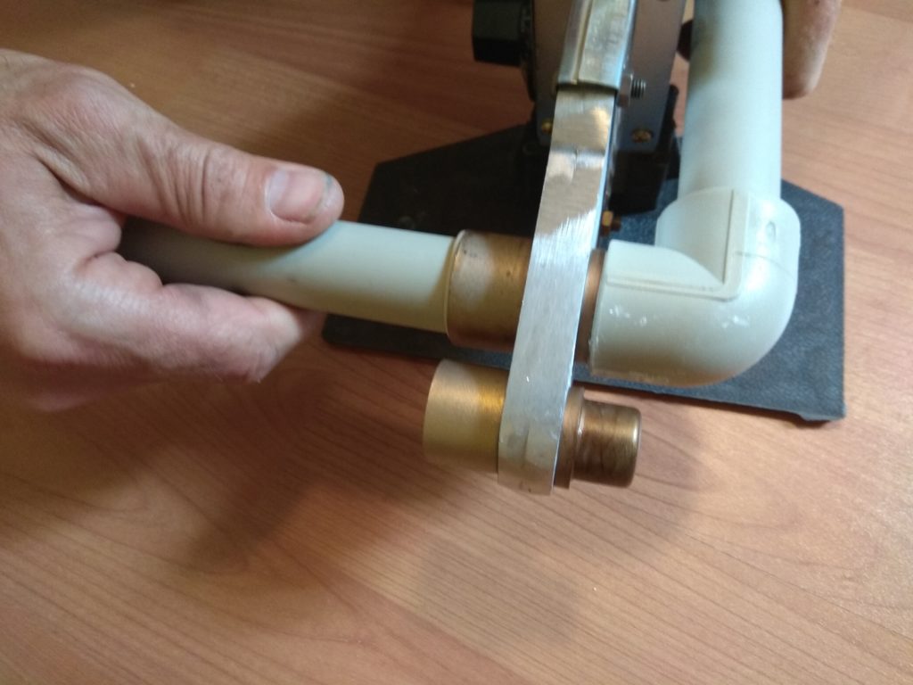 Как паять пластиковые трубы